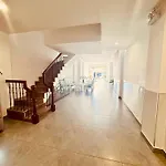 Urban Hotel